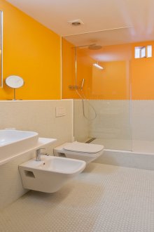 Оранжев плот за баня