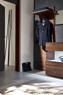 Кафяви мебели за антре високотехнологични