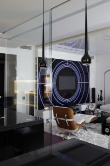 Черни високотехнологични кухненски мебели