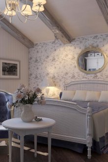 Мебели за спалня в бяла възраст на Прованс