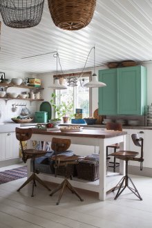 Shabby Chic Island Kitchen