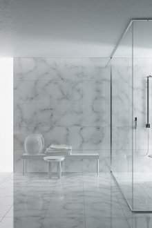 Braune und weiße minimalistische Badezimmermöbel