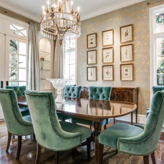 Кафяво-зелени мебели за трапезария в класически стил