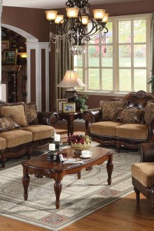 Бежови и кафяви мека мебел в класически хол