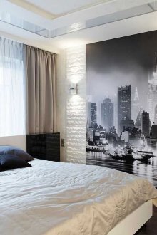 Tekstil berwarna kuning dan emas di bilik tidur