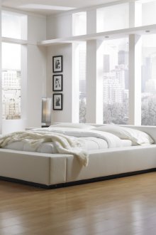 Lantai beige di dalam bilik tidur