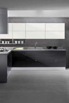 Черно-бяла модерна кухня.