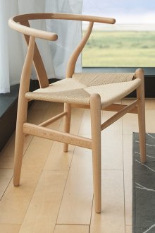 Елегантен буков стол с плетена седалка