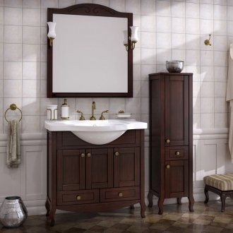 Кафяв шкаф и буков шкаф в банята