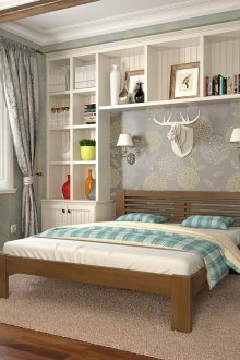 Стена от лег и бук в спалнята