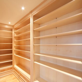 Буков гардероб