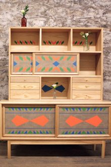 Оригиналният шкаф, изработен от пепел за хола