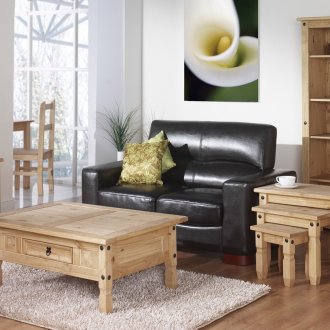 Практични мебели от дъб в хола