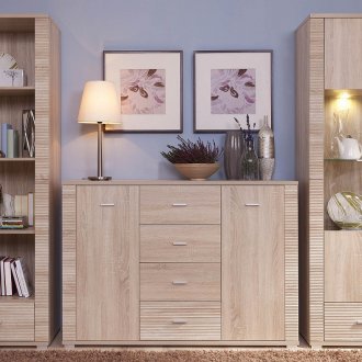 Кремова дъбова стена в хола