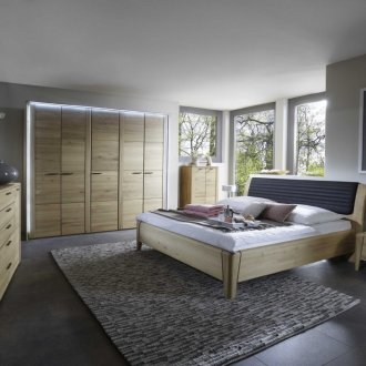 Мебели от сив дъб в спалнята