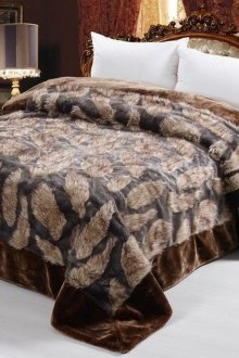 Покривало с кожени вложки в спалнята