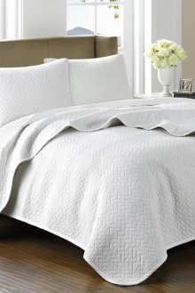 Ватирана бяла покривка