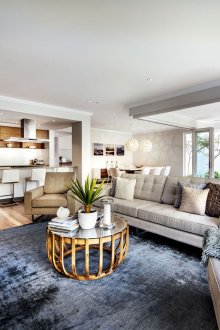 Синьо покритие от плат в интериора на апартамента