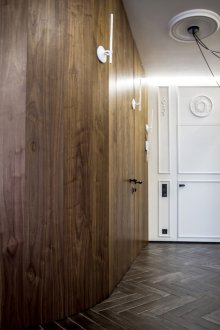 Fancy wall lights in the hallway