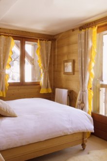 Bilik tidur kuning coklat