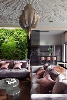 Лилави мека мебел в интериора в стила на арт деко