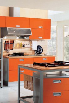 Сив и оранжев кухненски комплект