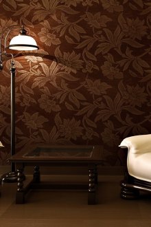 Подова лампа от тъмен метал и стъкло