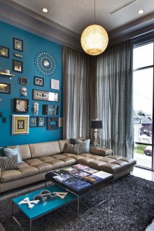 Зелено-синя стена в интериора