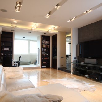 Черно-бяла всекидневна