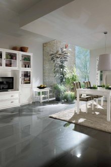 Бели мебели в хола-трапезарията