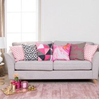 Розов и сив хол