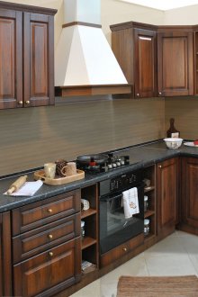 Черен и кафяв кухненски комплект за селски стил