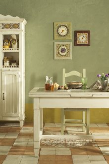 Бежова и зелена кухня в селски стил