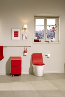 Rotes und weißes Badezimmer