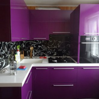 Pequeño juego de cocina morado