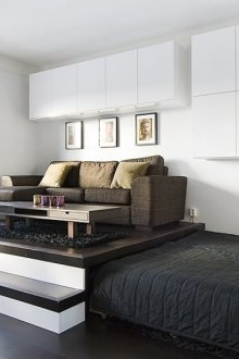 Дневна-спалня с висок подиум