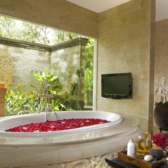 Batu permata di penghujung bilik mandi