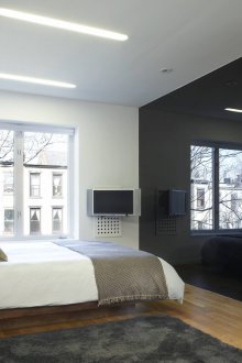 Преграда от черно стъкло