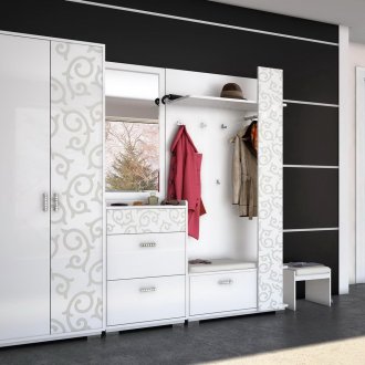 Черно-бял просторен коридор