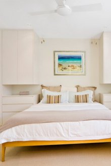 Bedroom 16 sq m in bright colors