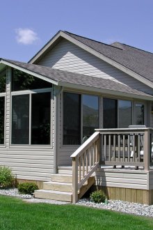 박공 지붕이 있는 집