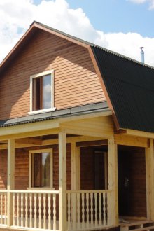 작은 집의 다락방 지붕