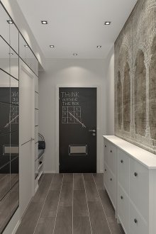 Тесен скрин в черно-бял коридор