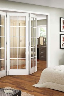 Стъклена бяла врата за спалня