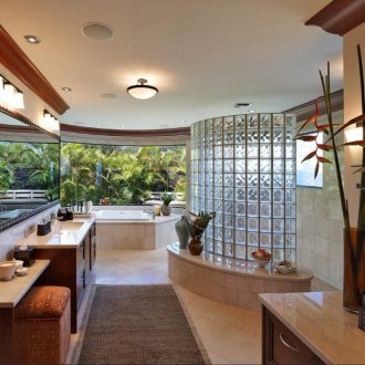 Стъклени блокове в интериора на банята