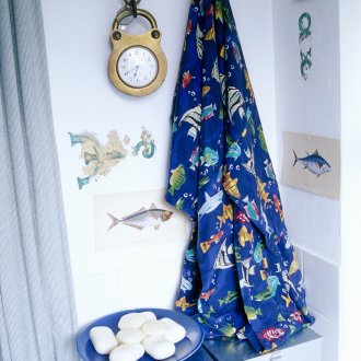 Hiasan laut di bilik mandi