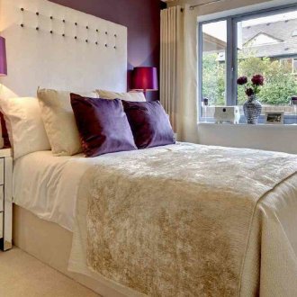 바이올렛 베이지 침실