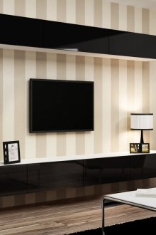 Черно-бяла стена в хола