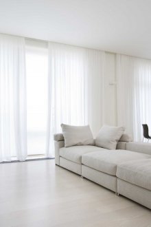 Черно-бяла проста всекидневна