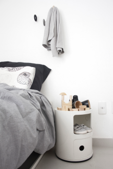 Метално нощно шкафче